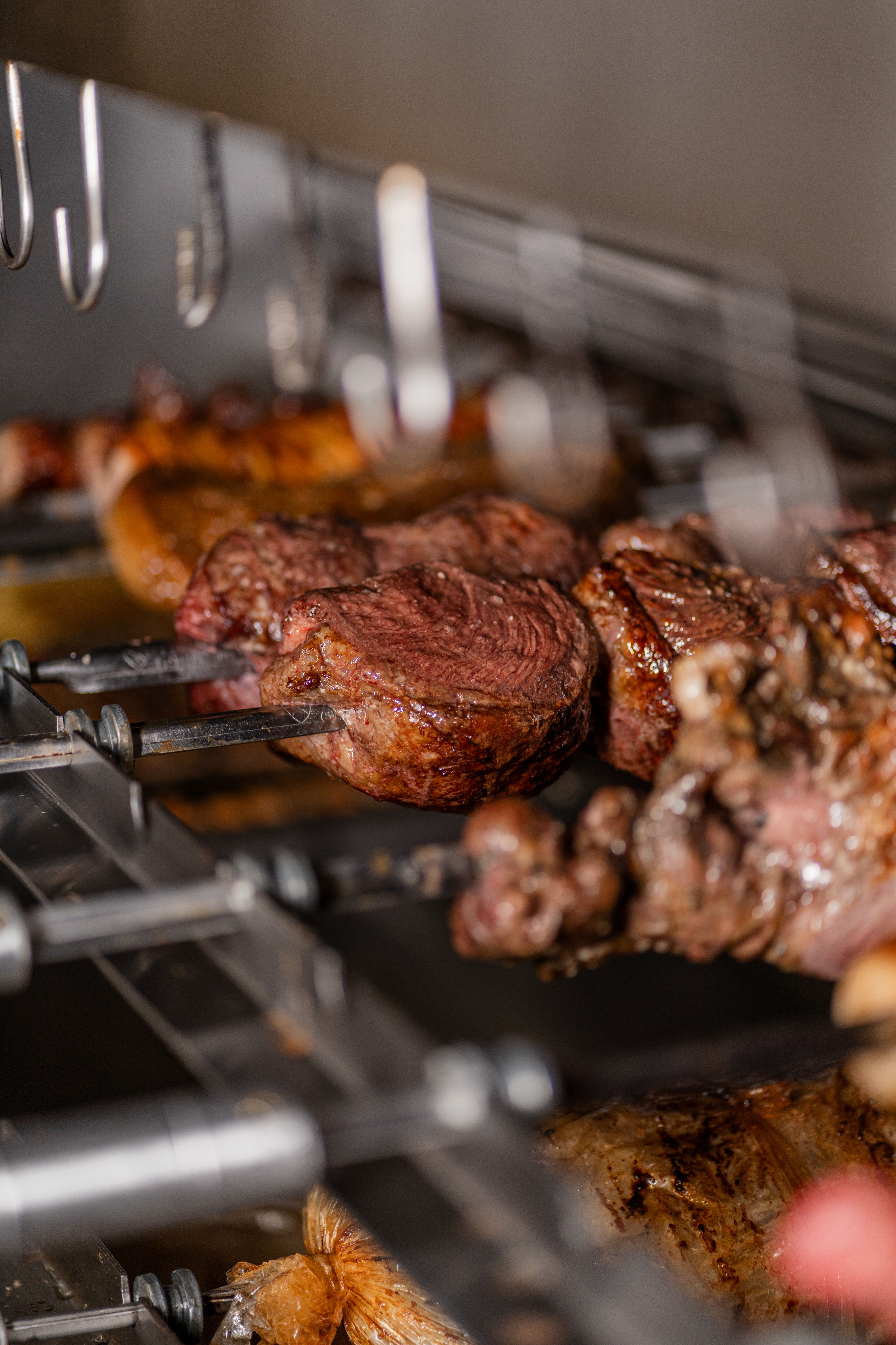 Primeira churrascaria brasileira dos EUA nasceu em Littleton, no Colorado, há quase 30 anos